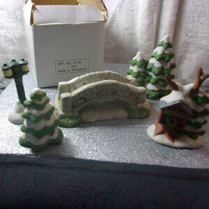 HXS-33 HOMECO SET OF 5 CHRISTMAS VILLAGE ACCESSORY SET #5106